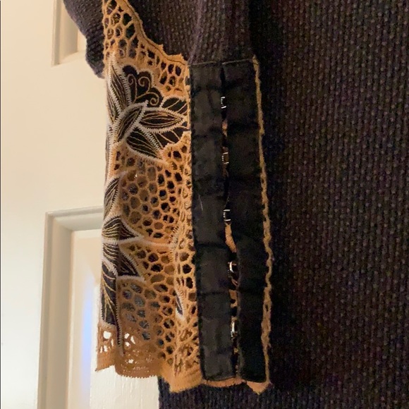 Free People top. Lace cuffs Size S NWT - Picture 3 of 10